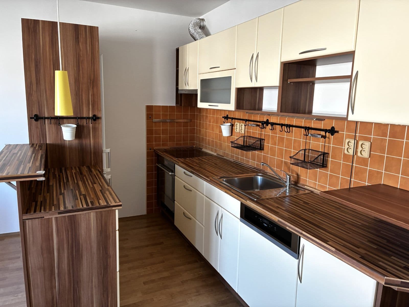 Prenájom bytu 2-izbový 56 m², K Netlukám, Praha, Praha Prenájom bytu 2-izbový 56 m², K Netlukám, Praha, Praha