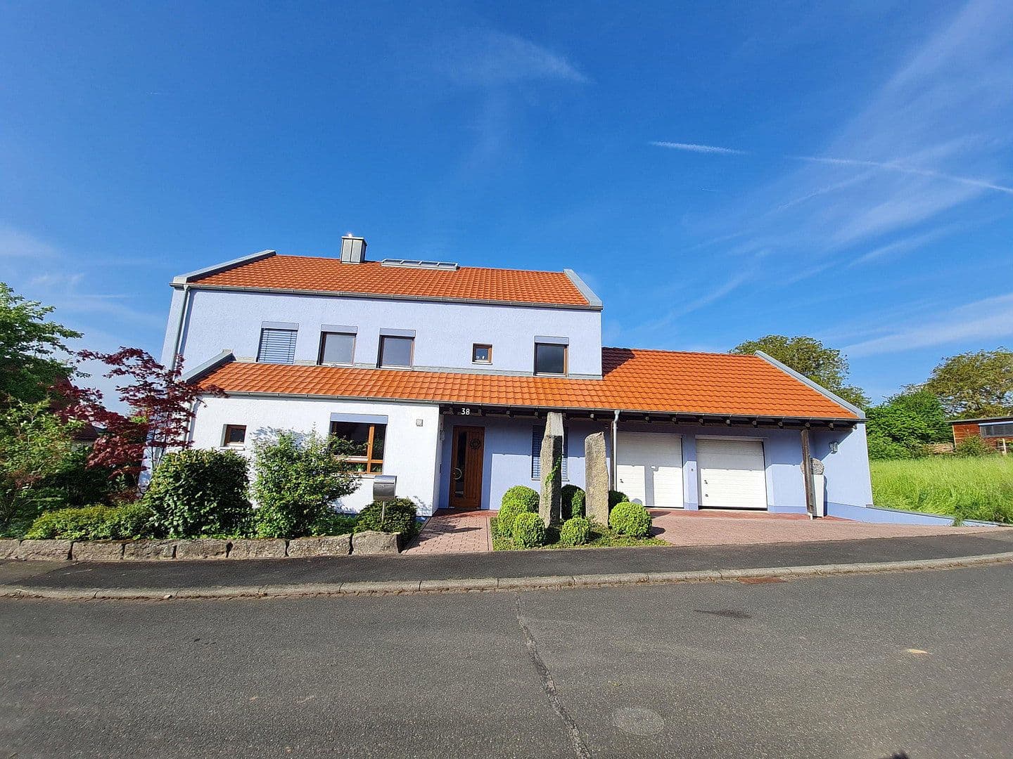 Predaj domu 273 m², pozemek 634 m², Geroldshausen, Bavorsko Predaj domu 273 m², pozemek 634 m², Geroldshausen, Bavorsko