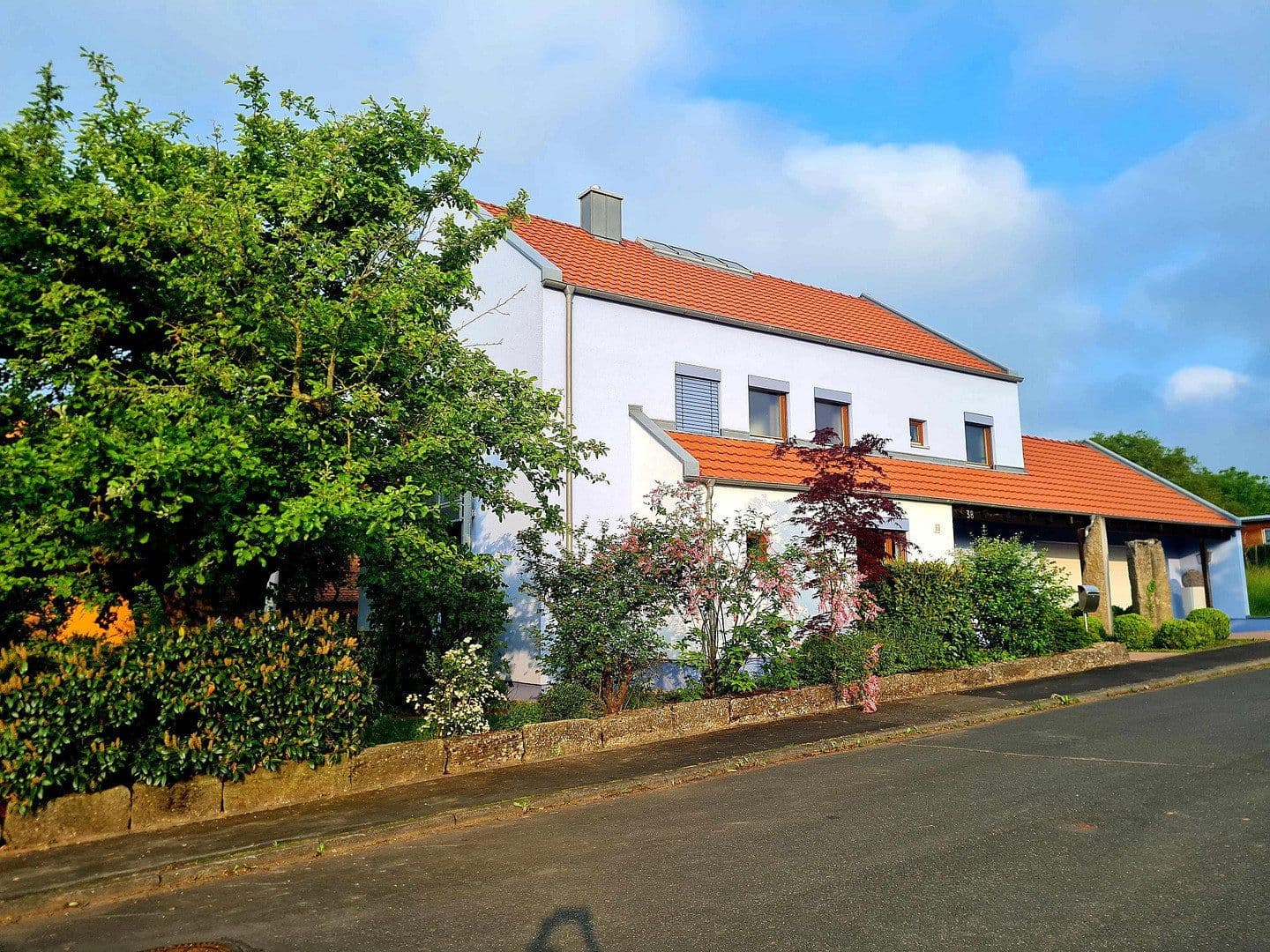Predaj domu 273 m², pozemek 634 m², Geroldshausen, Bavorsko Predaj domu 273 m², pozemek 634 m², Geroldshausen, Bavorsko