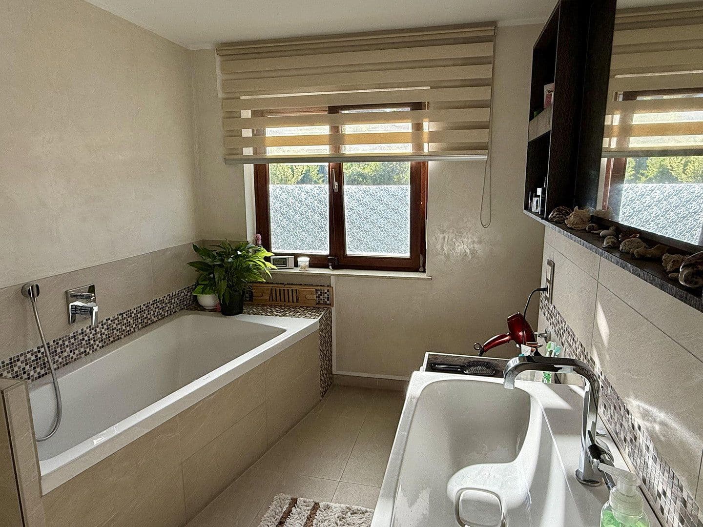 Predaj domu 330 m², pozemek 1.250 m², Birkenweg 22, Wettenberg, Hesensko Predaj domu 330 m², pozemek 1.250 m², Birkenweg 22, Wettenberg, Hesensko
