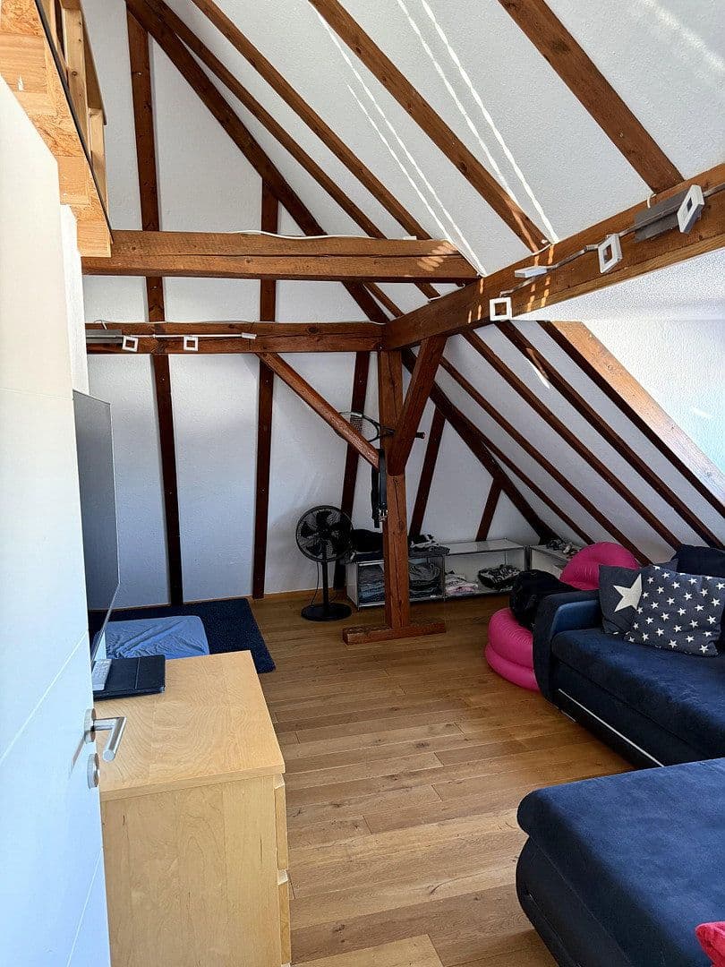 Predaj domu 330 m², pozemek 1.250 m², Birkenweg 22, Wettenberg, Hesensko Predaj domu 330 m², pozemek 1.250 m², Birkenweg 22, Wettenberg, Hesensko