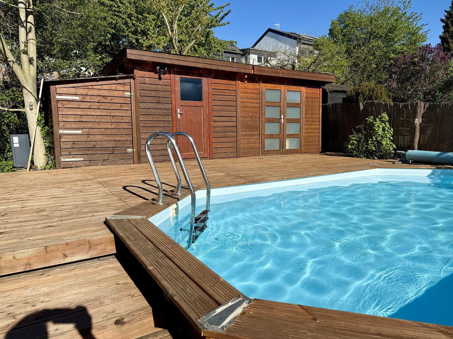 Predaj domu 330 m², pozemek 1.250 m², Birkenweg 22, Wettenberg, Hesensko Predaj domu 330 m², pozemek 1.250 m², Birkenweg 22, Wettenberg, Hesensko