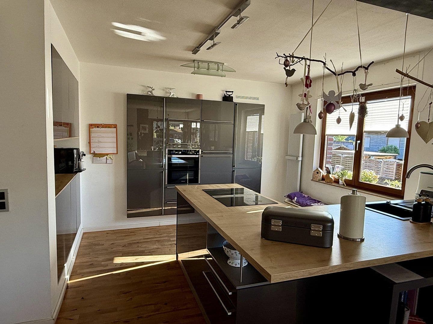 Predaj domu 330 m², pozemek 1.250 m², Birkenweg 22, Wettenberg, Hesensko Predaj domu 330 m², pozemek 1.250 m², Birkenweg 22, Wettenberg, Hesensko