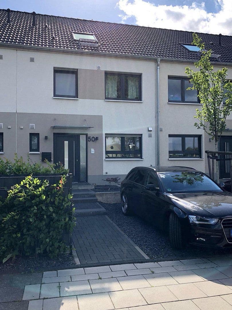 Predaj domu 135 m², pozemek 227 m², Köln, Severné Porýnie - Westfálsko Predaj domu 135 m², pozemek 227 m², Köln, Severné Porýnie - Westfálsko