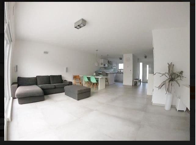 Predaj domu 135 m², pozemek 227 m², Köln, Severné Porýnie - Westfálsko Predaj domu 135 m², pozemek 227 m², Köln, Severné Porýnie - Westfálsko