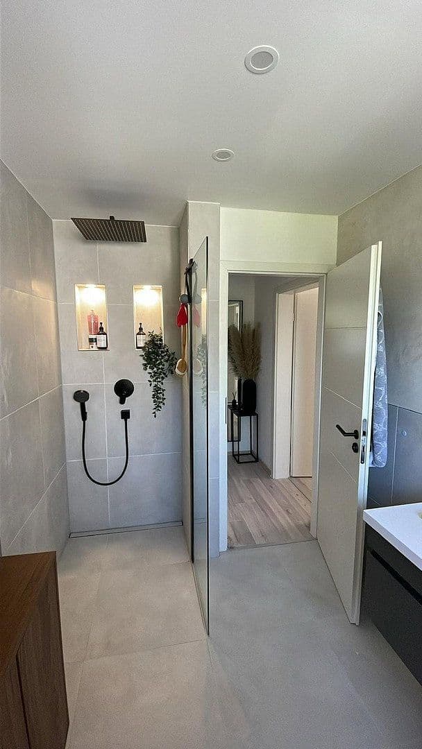 Prenájom bytu 5-izbový 110 m², Hildesheim, Dolné Sasko Prenájom bytu 5-izbový 110 m², Hildesheim, Dolné Sasko