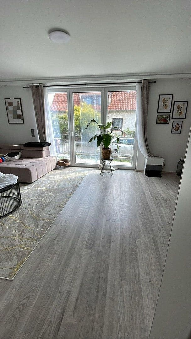 Prenájom bytu 5-izbový 110 m², Hildesheim, Dolné Sasko Prenájom bytu 5-izbový 110 m², Hildesheim, Dolné Sasko
