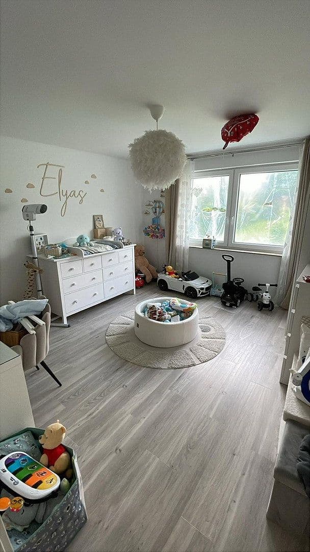 Prenájom bytu 5-izbový 110 m², Hildesheim, Dolné Sasko Prenájom bytu 5-izbový 110 m², Hildesheim, Dolné Sasko