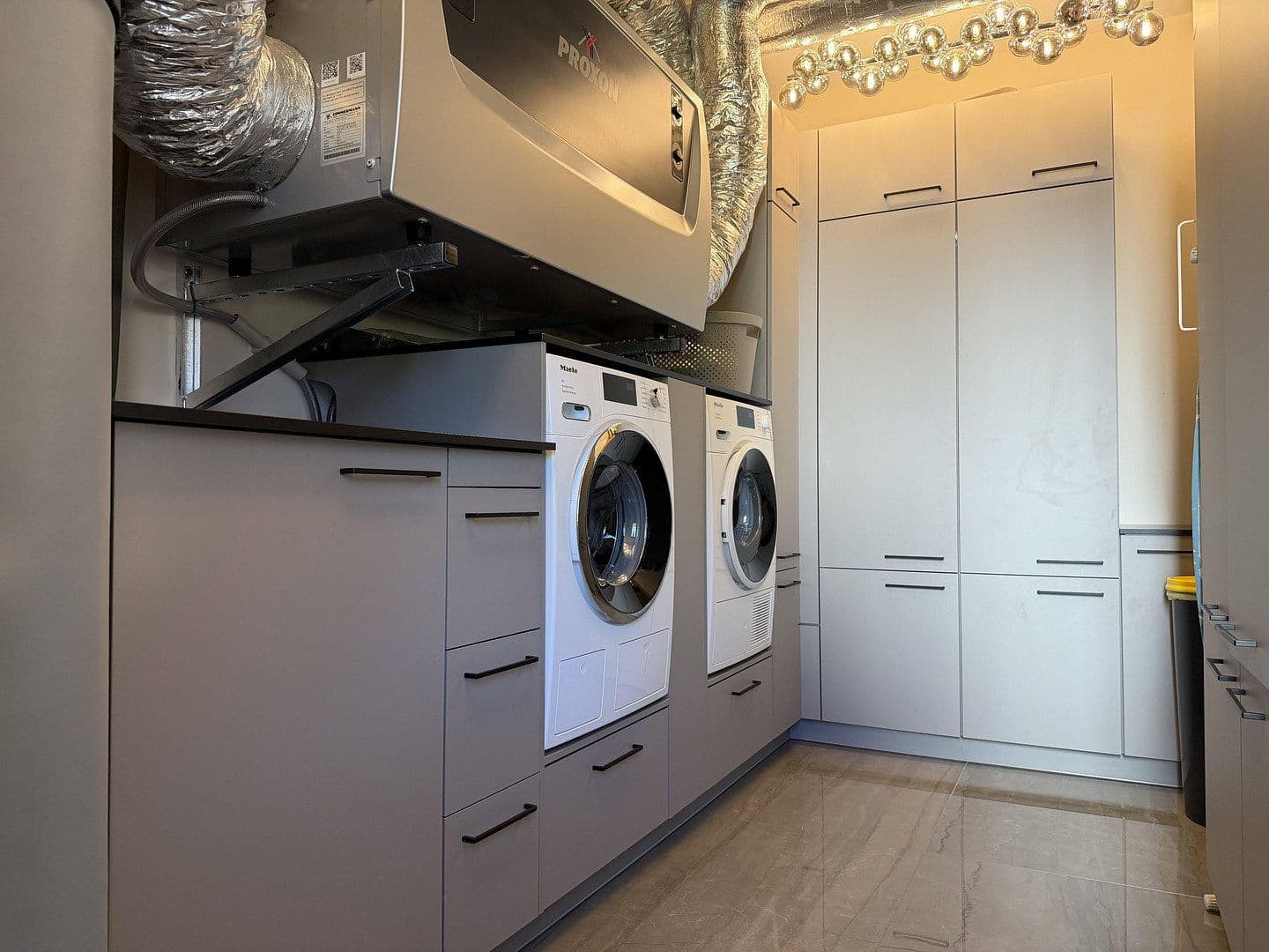 Predaj domu 127 m², pozemek 821 m², Steiner Straße 16a, Rohr, Bavorsko Predaj domu 127 m², pozemek 821 m², Steiner Straße 16a, Rohr, Bavorsko