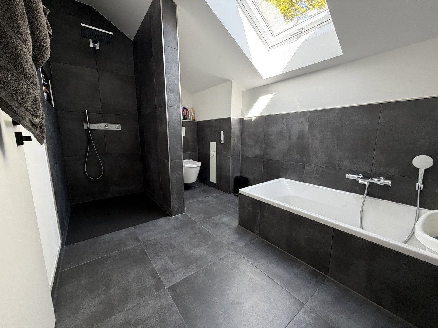 Predaj domu 127 m², pozemek 821 m², Steiner Straße 16a, Rohr, Bavorsko Predaj domu 127 m², pozemek 821 m², Steiner Straße 16a, Rohr, Bavorsko