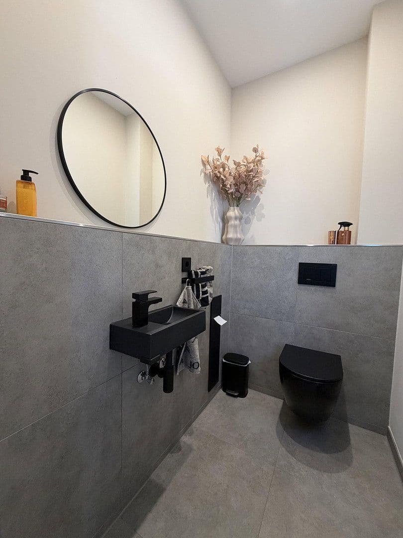 Predaj domu 127 m², pozemek 821 m², Steiner Straße 16a, Rohr, Bavorsko Predaj domu 127 m², pozemek 821 m², Steiner Straße 16a, Rohr, Bavorsko