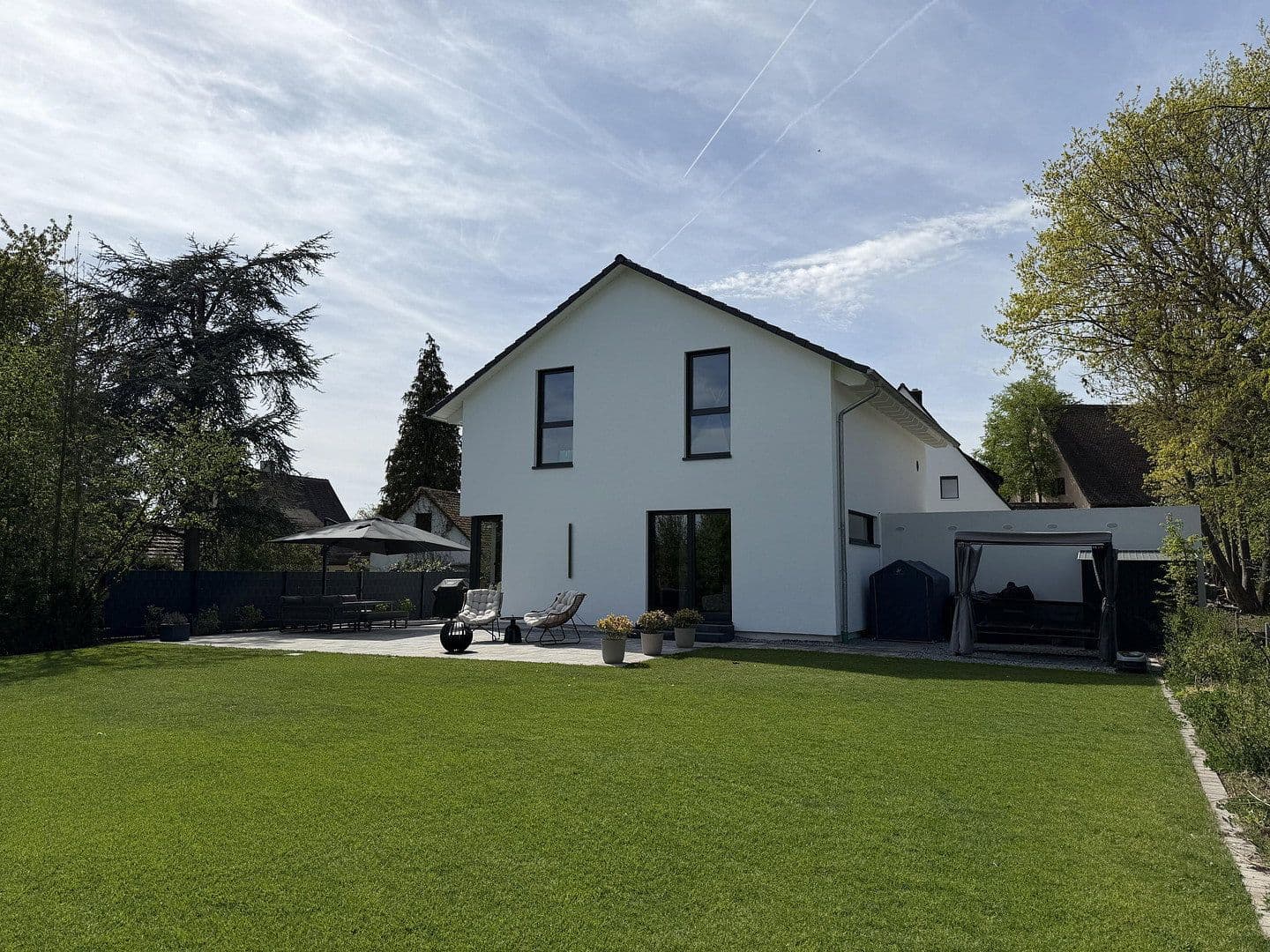 Predaj domu 127 m², pozemek 821 m², Steiner Straße 16a, Rohr, Bavorsko Predaj domu 127 m², pozemek 821 m², Steiner Straße 16a, Rohr, Bavorsko