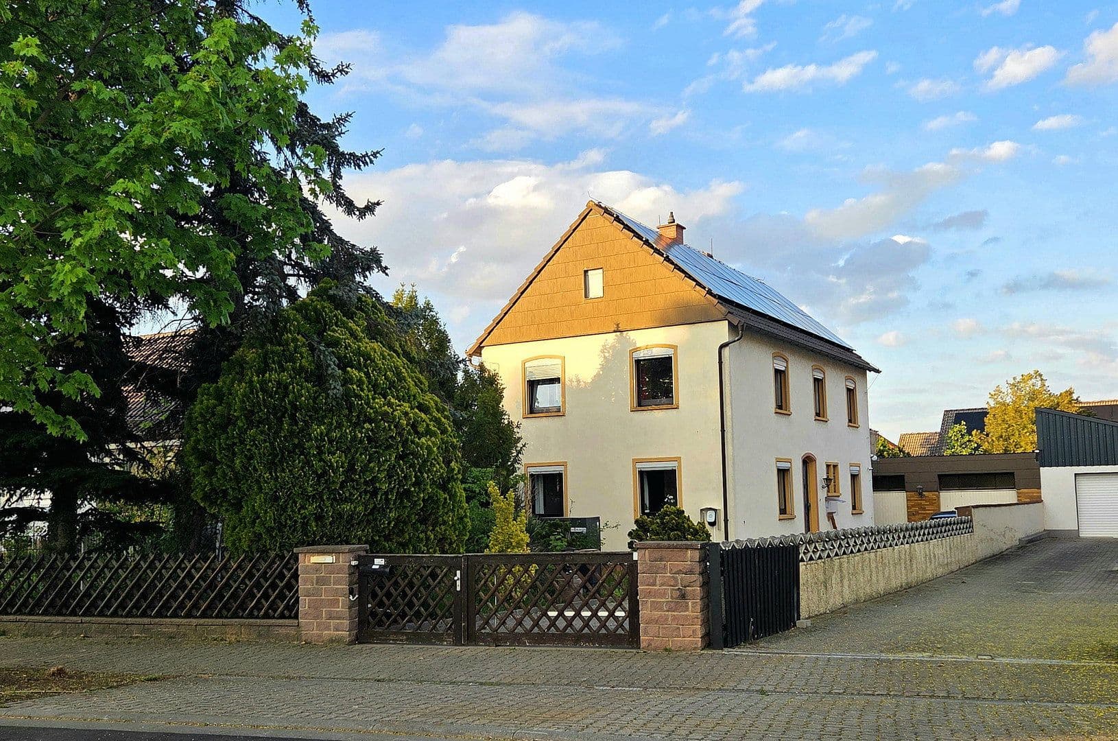 Predaj domu 134 m², pozemek 911 m², Dannstadt-Schauernheim, Porýnie-Falcko Predaj domu 134 m², pozemek 911 m², Dannstadt-Schauernheim, Porýnie-Falcko