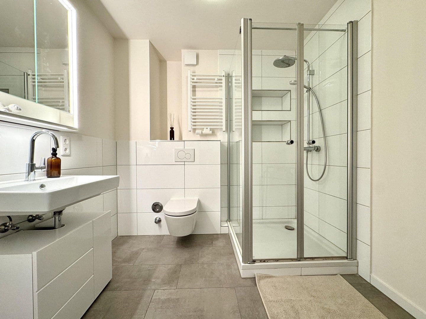 Predaj bytu 1-izbový 48 m², Kölner Str. 44, Postanschrift, Düsseldorf - Stadtmitte, Severné Porýnie - Westfálsko Predaj bytu 1-izbový 48 m², Kölner Str. 44, Postanschrift, Düsseldorf - Stadtmitte, Severné Porýnie - Westfálsko