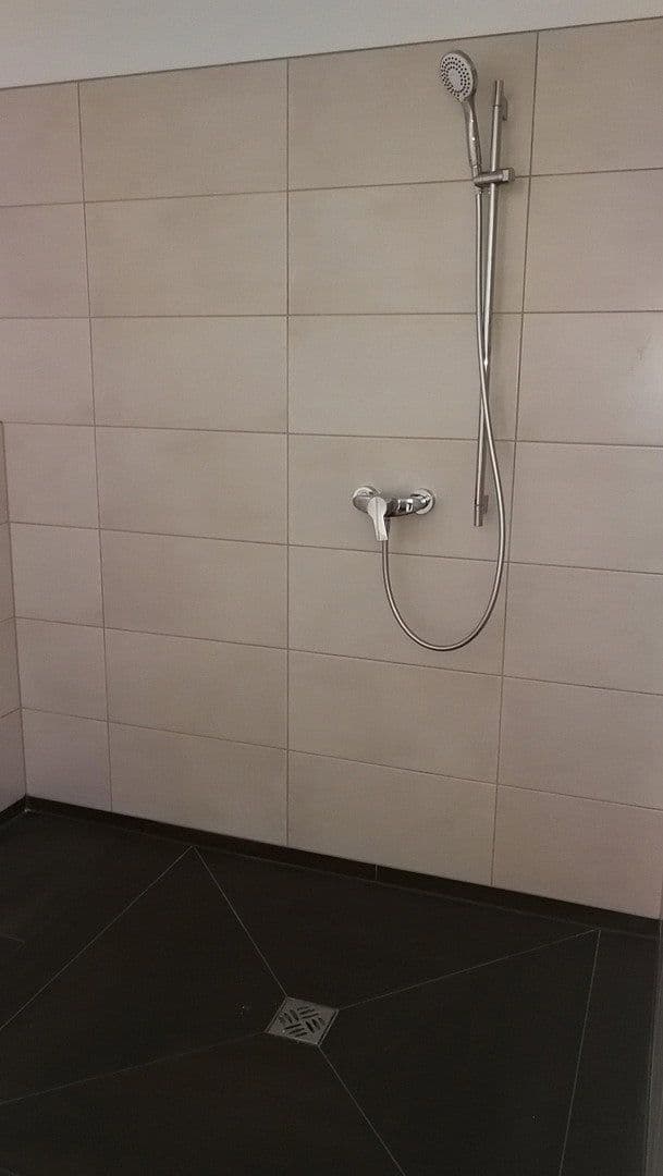 Prenájom bytu 3-izbový 85 m², Altlußheim, Bádensko-Wurttembersko Prenájom bytu 3-izbový 85 m², Altlußheim, Bádensko-Wurttembersko