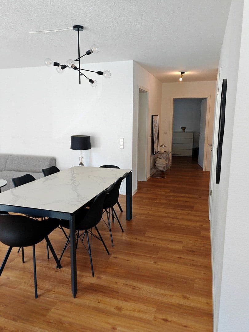 Prenájom bytu 3-izbový 85 m², Altlußheim, Bádensko-Wurttembersko Prenájom bytu 3-izbový 85 m², Altlußheim, Bádensko-Wurttembersko
