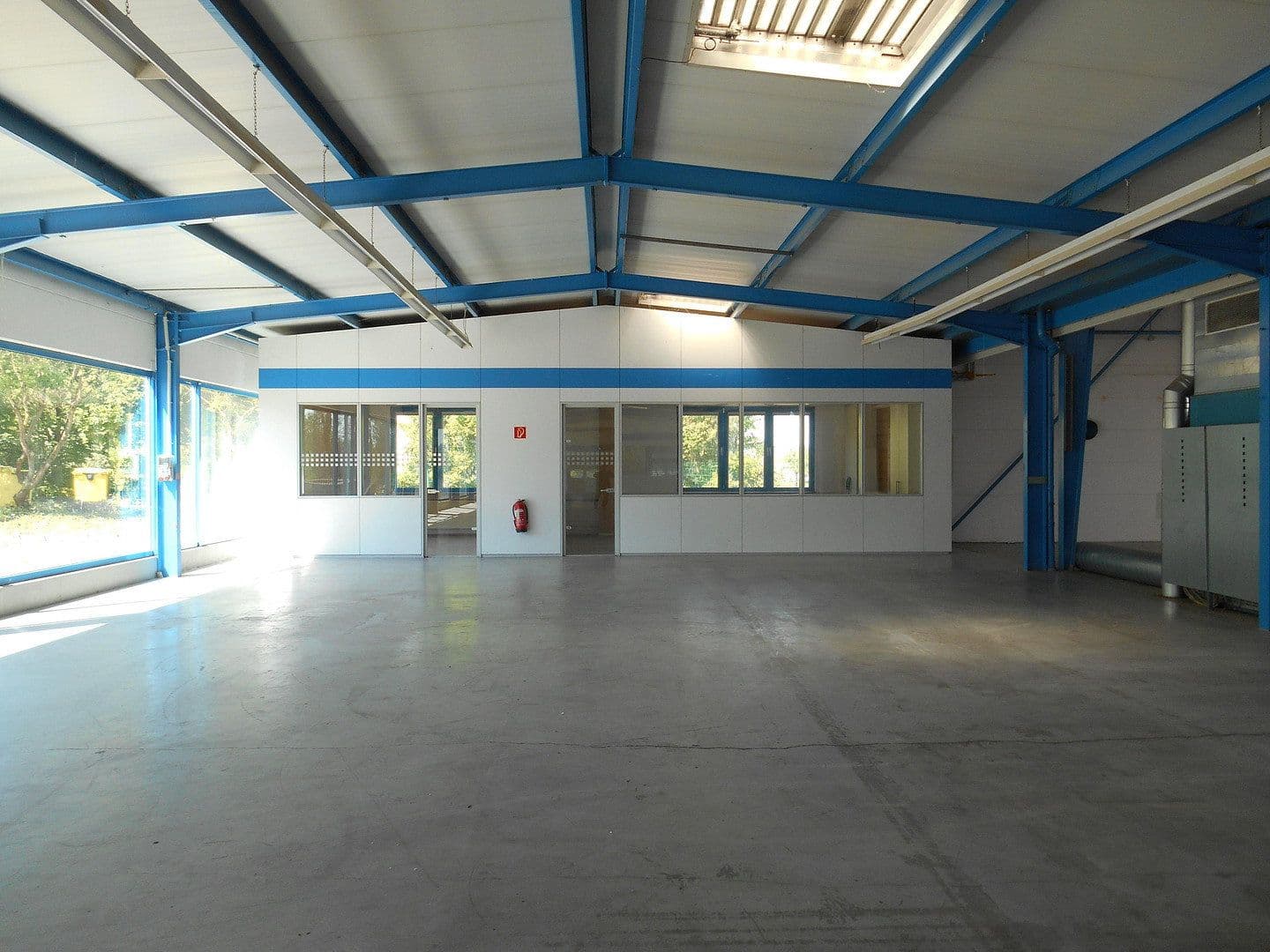 Prenájom nebytového priestoru 570 m², Hochheim, Hesensko Prenájom nebytového priestoru 570 m², Hochheim, Hesensko