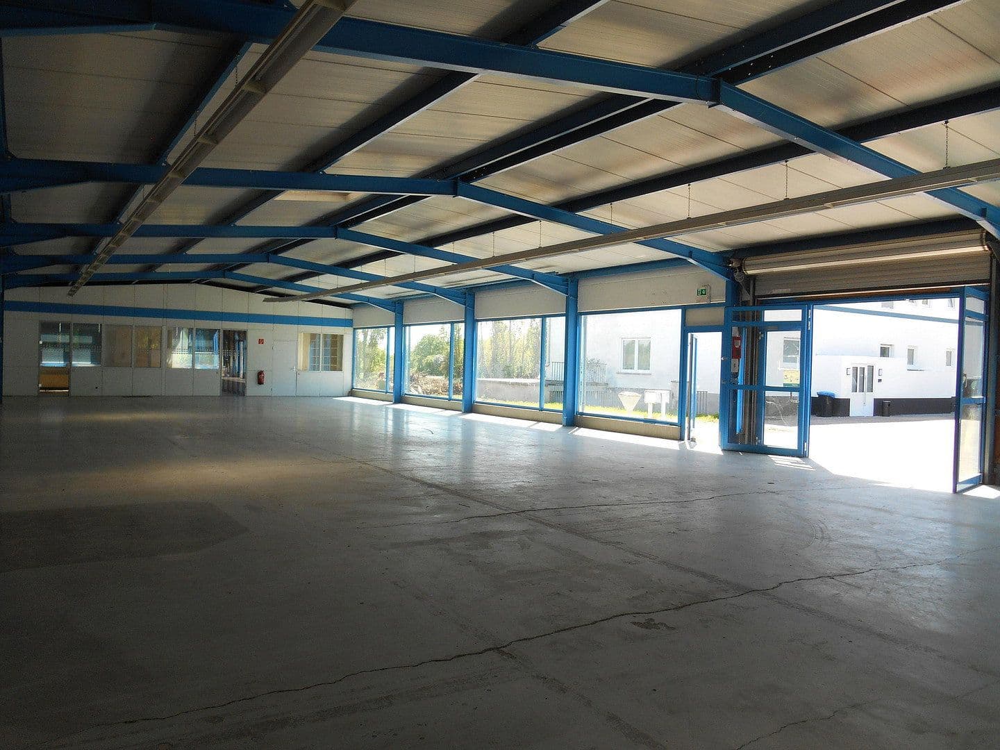 Prenájom nebytového priestoru 570 m², Hochheim, Hesensko Prenájom nebytového priestoru 570 m², Hochheim, Hesensko