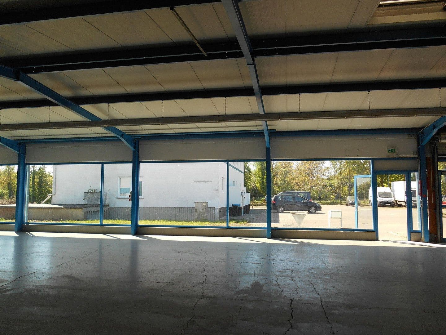 Prenájom nebytového priestoru 570 m², Hochheim, Hesensko Prenájom nebytového priestoru 570 m², Hochheim, Hesensko