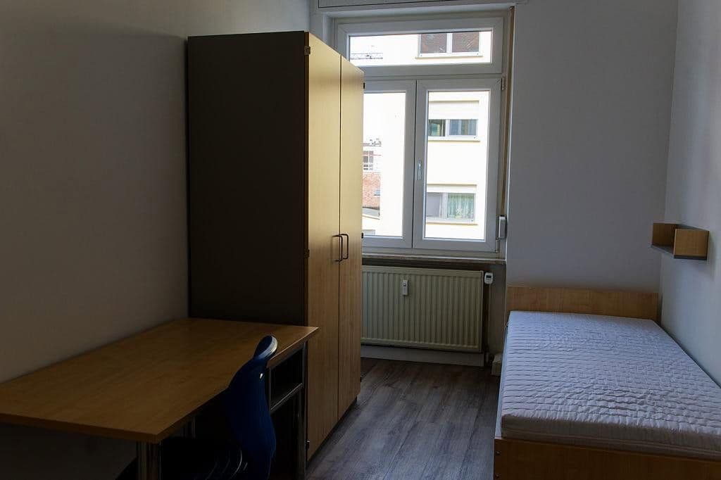 Predaj domu 1.204 m², pozemek 505 m², Karlsruhe, Bádensko-Wurttembersko Predaj domu 1.204 m², pozemek 505 m², Karlsruhe, Bádensko-Wurttembersko