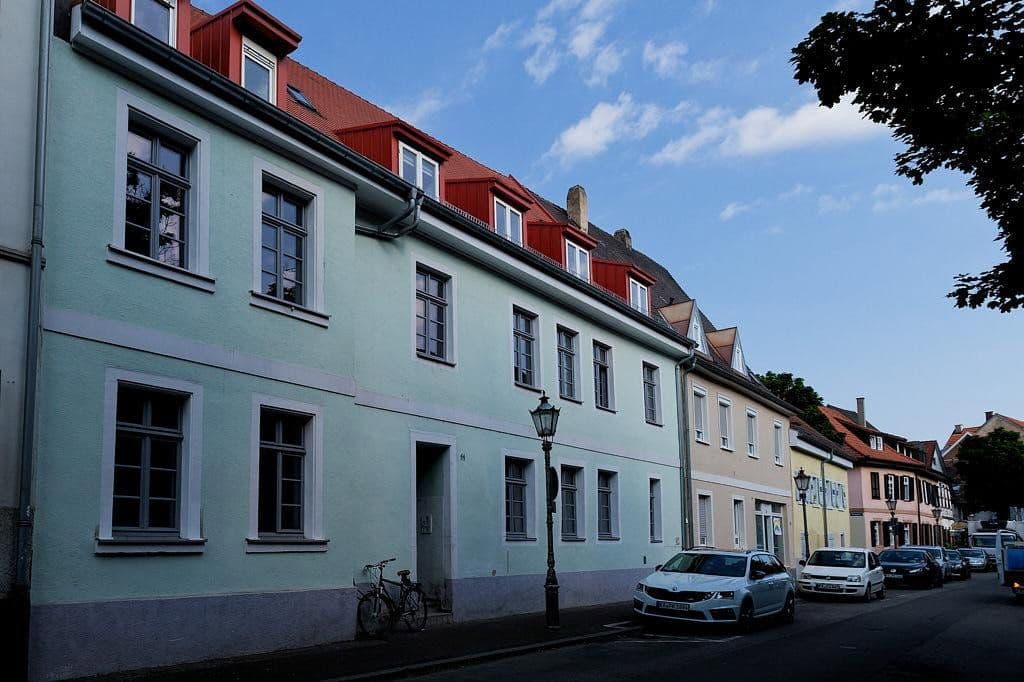 Predaj domu 1.204 m², pozemek 505 m², Karlsruhe, Bádensko-Wurttembersko Predaj domu 1.204 m², pozemek 505 m², Karlsruhe, Bádensko-Wurttembersko