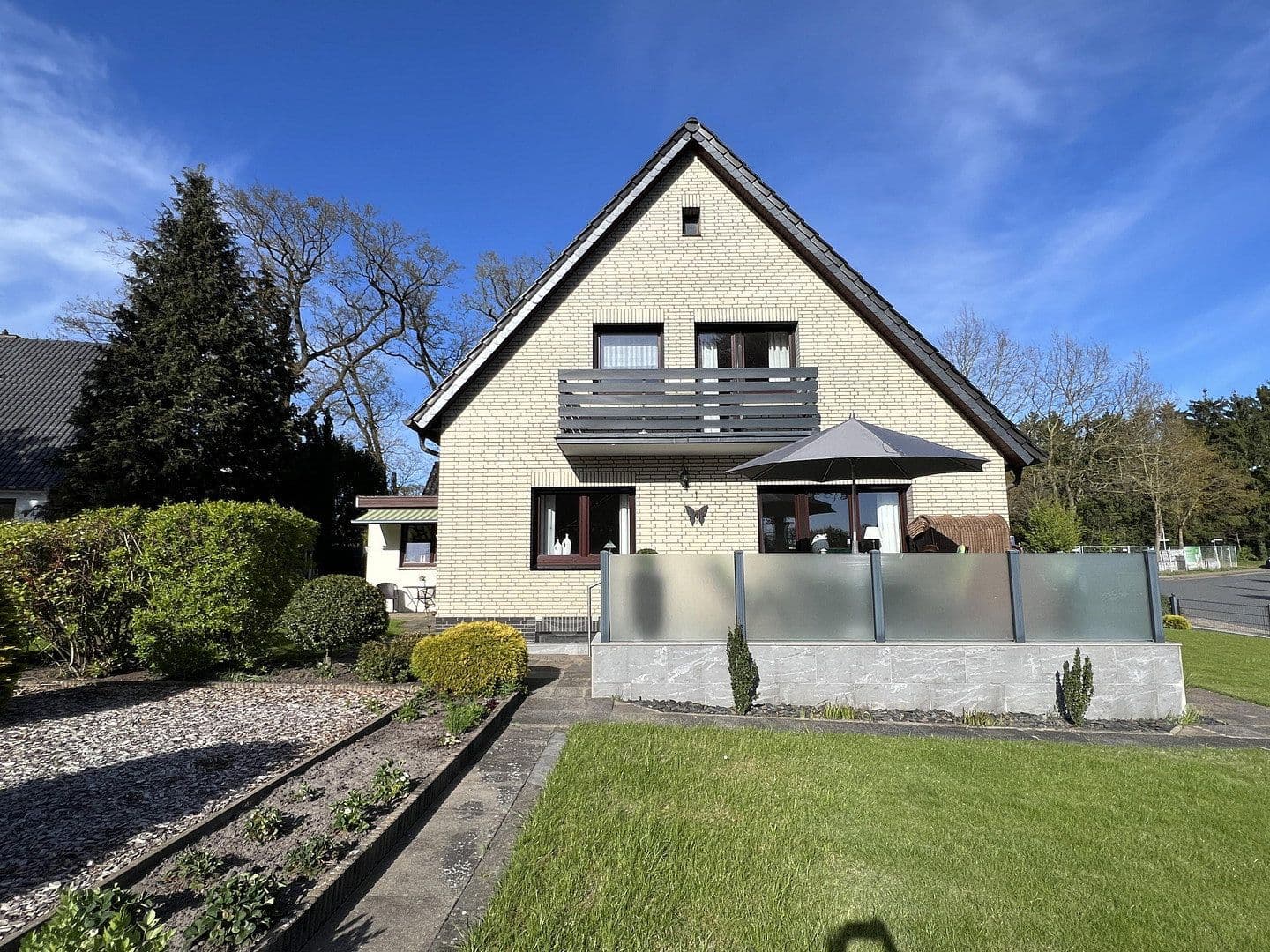 Predaj domu 164 m², pozemek 1.047 m², Verden (Aller), Dolné Sasko Predaj domu 164 m², pozemek 1.047 m², Verden (Aller), Dolné Sasko
