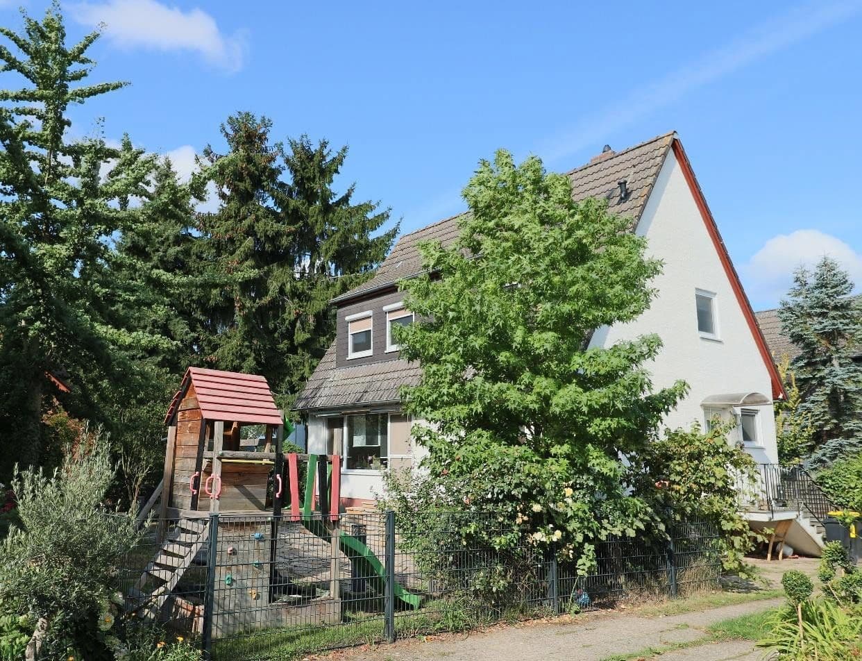 Predaj domu 155 m², pozemek 311 m², Berlin-Rudow, Berlín Predaj domu 155 m², pozemek 311 m², Berlin-Rudow, Berlín