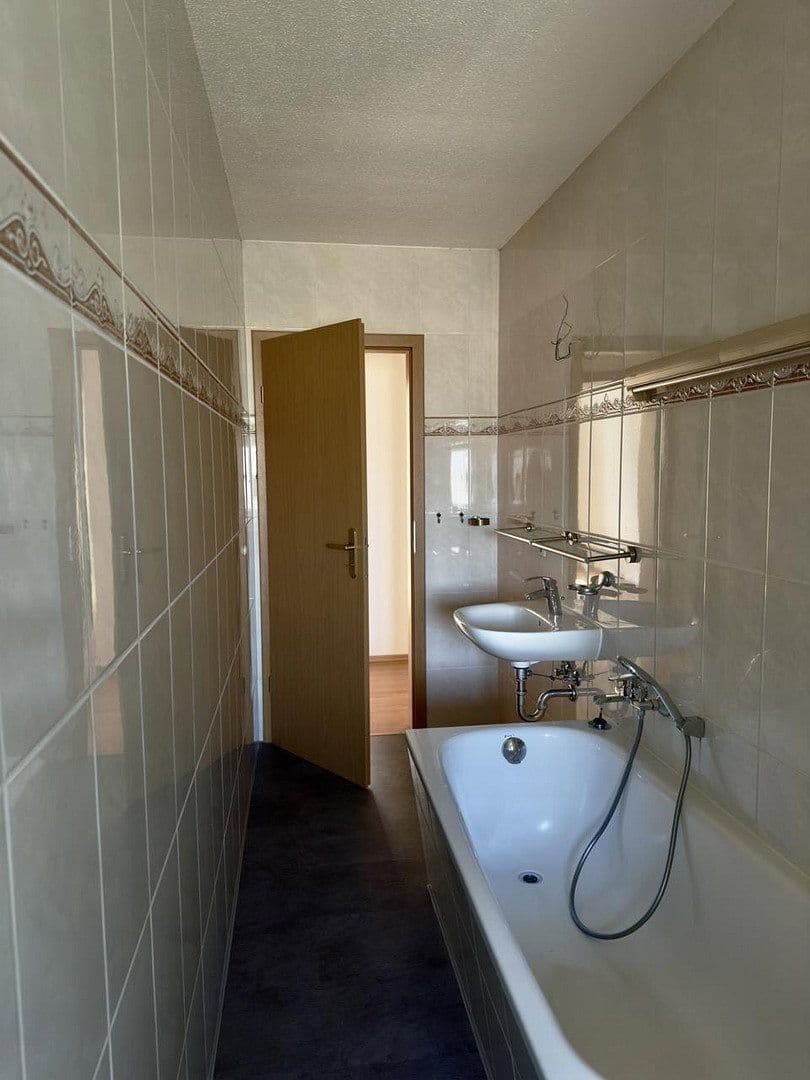 Prenájom bytu 3-izbový 66 m², Beethovenstraße 26, Greiz, Durínsko Prenájom bytu 3-izbový 66 m², Beethovenstraße 26, Greiz, Durínsko