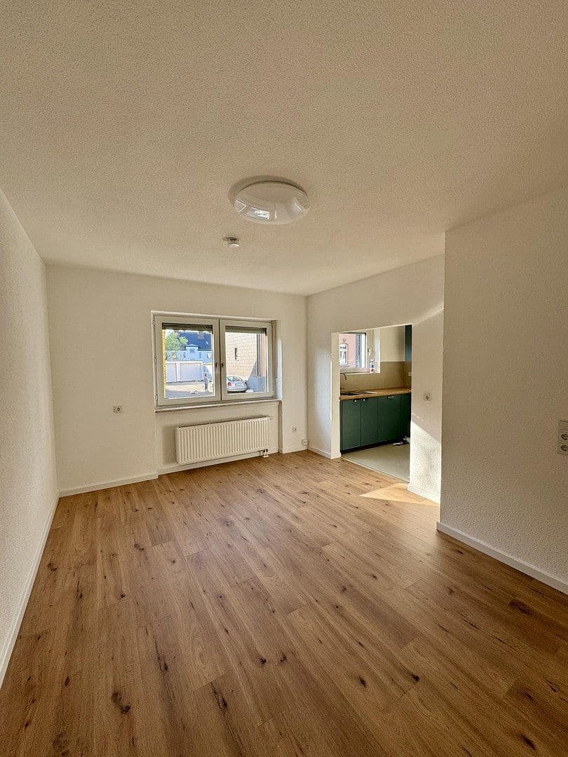 Prenájom bytu 4-izbový 80 m², Seebohmstr.37, Saarbrücken, Sársko Prenájom bytu 4-izbový 80 m², Seebohmstr.37, Saarbrücken, Sársko