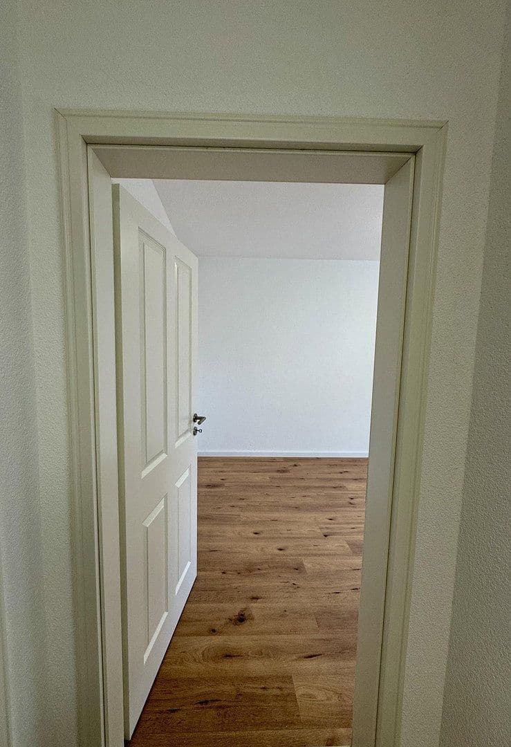 Prenájom bytu 4-izbový 80 m², Seebohmstr.37, Saarbrücken, Sársko Prenájom bytu 4-izbový 80 m², Seebohmstr.37, Saarbrücken, Sársko