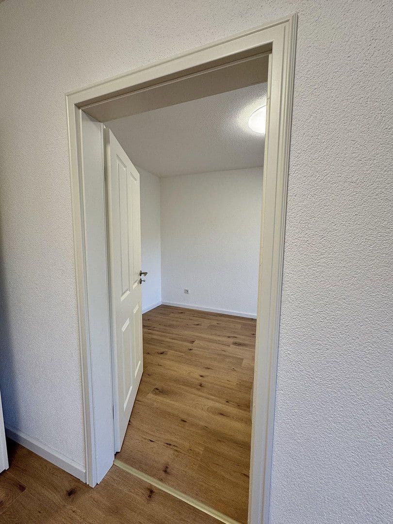 Prenájom bytu 4-izbový 80 m², Seebohmstr.37, Saarbrücken, Sársko Prenájom bytu 4-izbový 80 m², Seebohmstr.37, Saarbrücken, Sársko