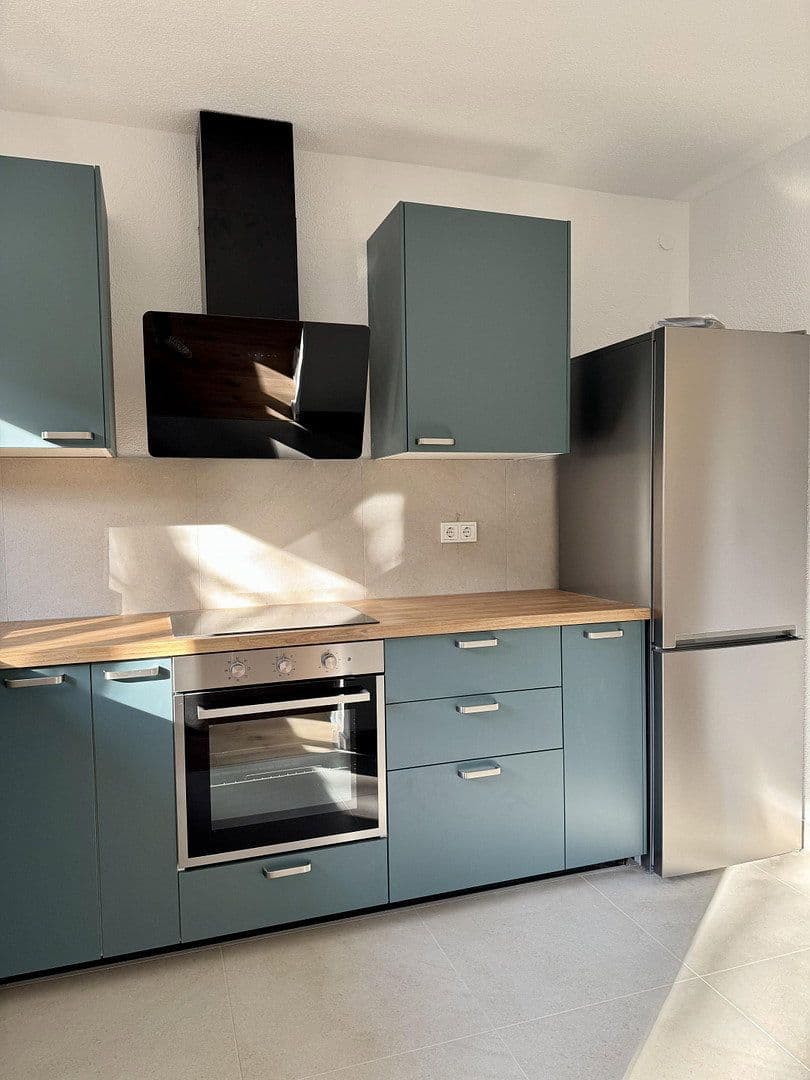 Prenájom bytu 4-izbový 80 m², Seebohmstr.37, Saarbrücken, Sársko Prenájom bytu 4-izbový 80 m², Seebohmstr.37, Saarbrücken, Sársko