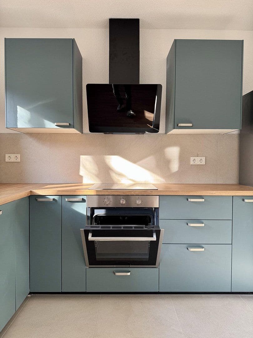 Prenájom bytu 4-izbový 80 m², Seebohmstr.37, Saarbrücken, Sársko Prenájom bytu 4-izbový 80 m², Seebohmstr.37, Saarbrücken, Sársko