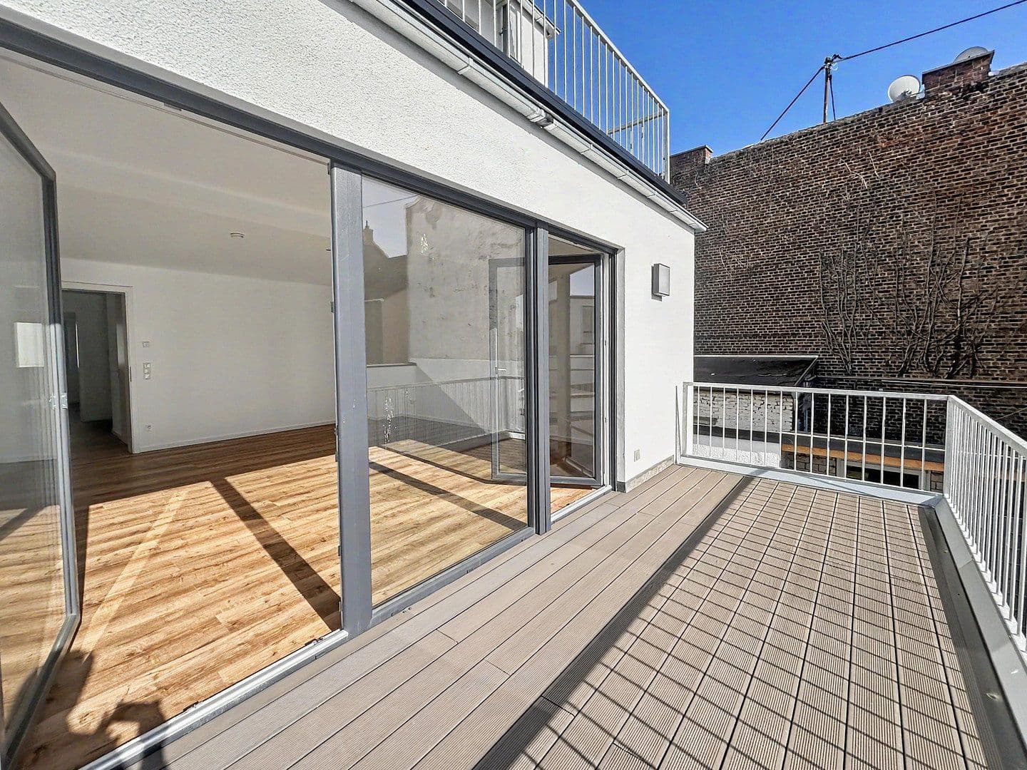 Prenájom bytu 3-izbový 82 m², Köln, Severné Porýnie - Westfálsko Prenájom bytu 3-izbový 82 m², Köln, Severné Porýnie - Westfálsko