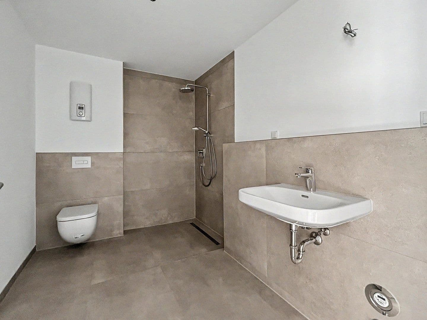 Prenájom bytu 3-izbový 82 m², Köln, Severné Porýnie - Westfálsko Prenájom bytu 3-izbový 82 m², Köln, Severné Porýnie - Westfálsko