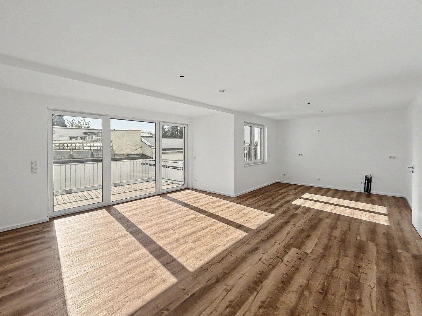Prenájom bytu 3-izbový 82 m², Köln, Severné Porýnie - Westfálsko Prenájom bytu 3-izbový 82 m², Köln, Severné Porýnie - Westfálsko