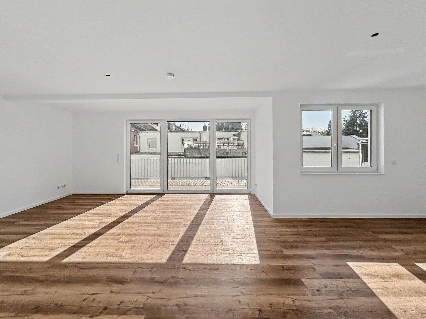 Prenájom bytu 3-izbový 82 m², Köln, Severné Porýnie - Westfálsko Prenájom bytu 3-izbový 82 m², Köln, Severné Porýnie - Westfálsko