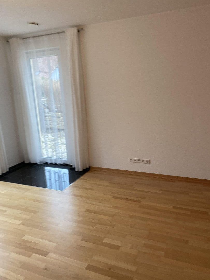 Prenájom bytu 2-izbový 66 m², Ilsfeld, Bádensko-Wurttembersko Prenájom bytu 2-izbový 66 m², Ilsfeld, Bádensko-Wurttembersko