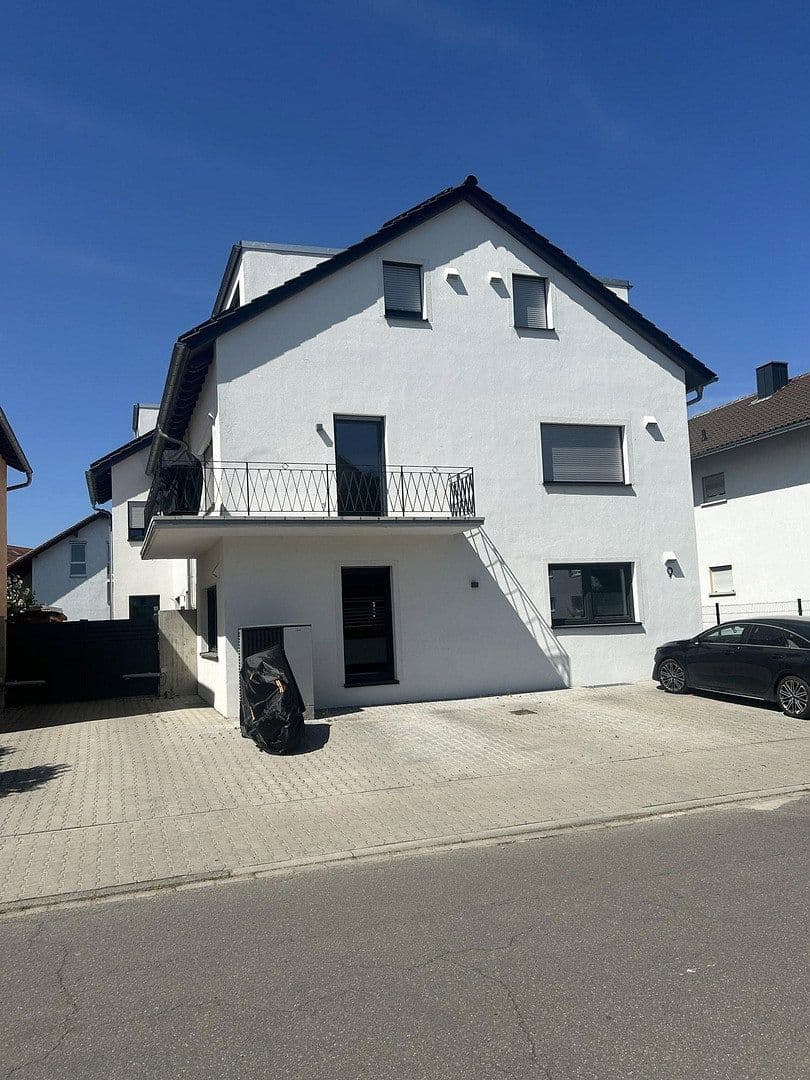 Prenájom bytu 3-izbový 87 m², Schillerstraße 9, Bad Schönborn, Bádensko-Wurttembersko Prenájom bytu 3-izbový 87 m², Schillerstraße 9, Bad Schönborn, Bádensko-Wurttembersko