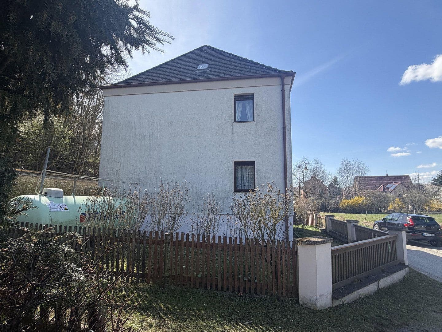 Predaj domu 110 m², pozemek 881 m², Friedhofsweg 7, Naumburg (Saale), Sasko-Anhaltsko Predaj domu 110 m², pozemek 881 m², Friedhofsweg 7, Naumburg (Saale), Sasko-Anhaltsko