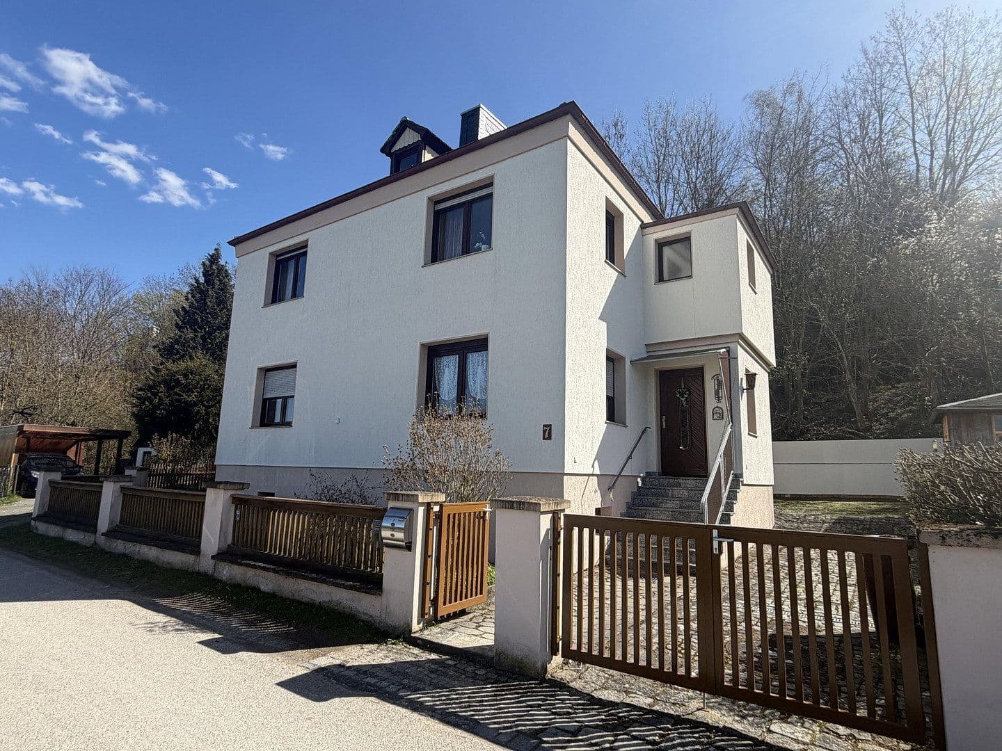 Predaj domu 110 m², pozemek 881 m², Friedhofsweg 7, Naumburg (Saale), Sasko-Anhaltsko Predaj domu 110 m², pozemek 881 m², Friedhofsweg 7, Naumburg (Saale), Sasko-Anhaltsko
