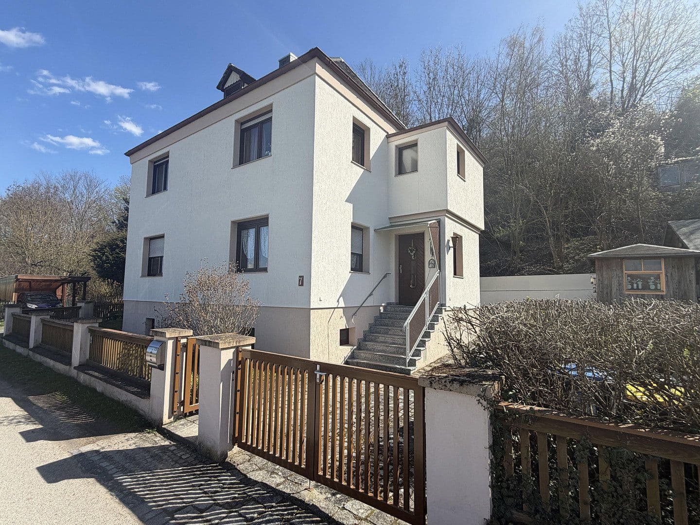 Predaj domu 110 m², pozemek 881 m², Friedhofsweg 7, Naumburg (Saale), Sasko-Anhaltsko Predaj domu 110 m², pozemek 881 m², Friedhofsweg 7, Naumburg (Saale), Sasko-Anhaltsko
