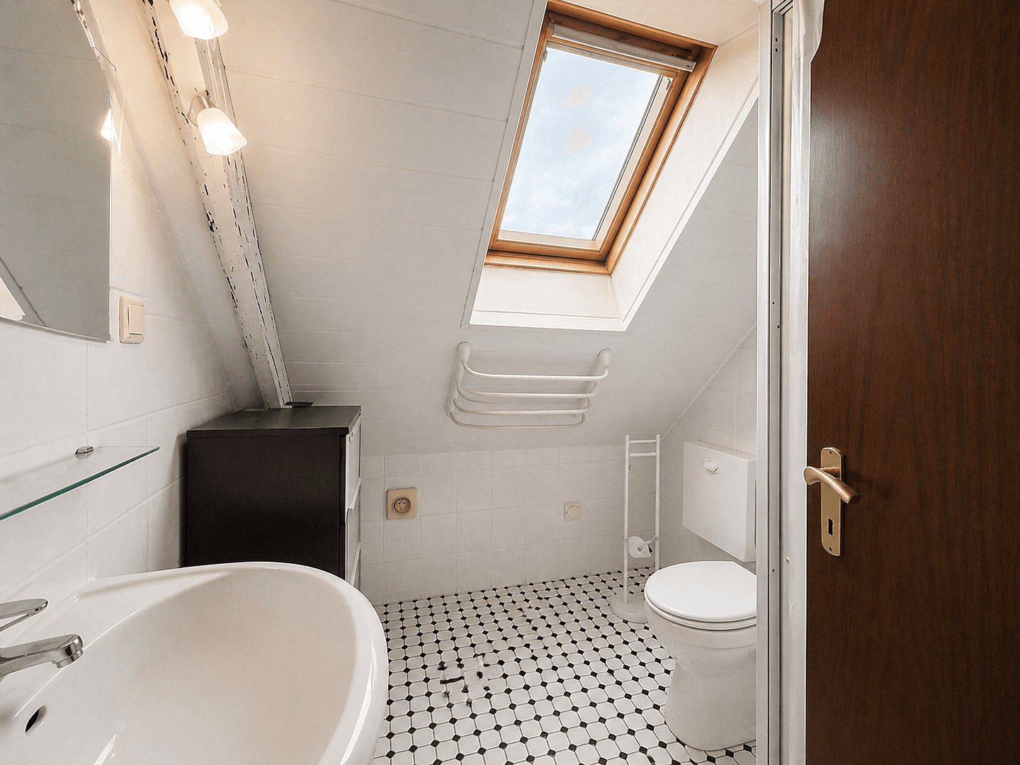 Prenájom bytu 3-izbový 75 m², Klosterstraße 51, Essen, Severné Porýnie - Westfálsko Prenájom bytu 3-izbový 75 m², Klosterstraße 51, Essen, Severné Porýnie - Westfálsko