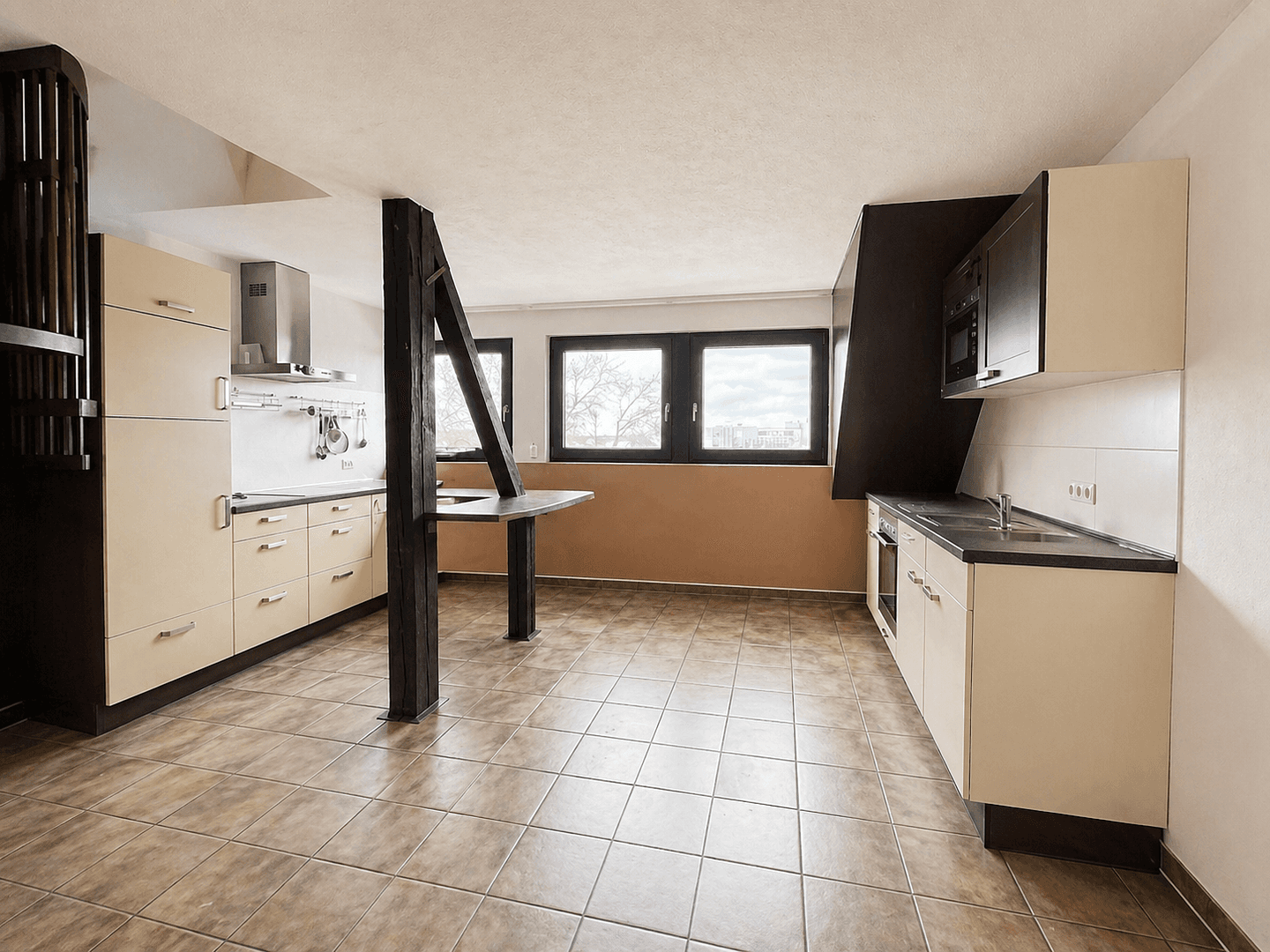 Prenájom bytu 3-izbový 75 m², Klosterstraße 51, Essen, Severné Porýnie - Westfálsko Prenájom bytu 3-izbový 75 m², Klosterstraße 51, Essen, Severné Porýnie - Westfálsko