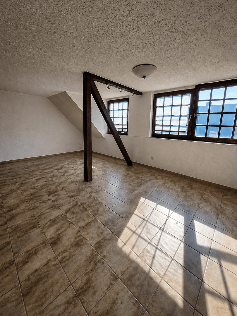 Prenájom bytu 3-izbový 75 m², Klosterstraße 51, Essen, Severné Porýnie - Westfálsko Prenájom bytu 3-izbový 75 m², Klosterstraße 51, Essen, Severné Porýnie - Westfálsko