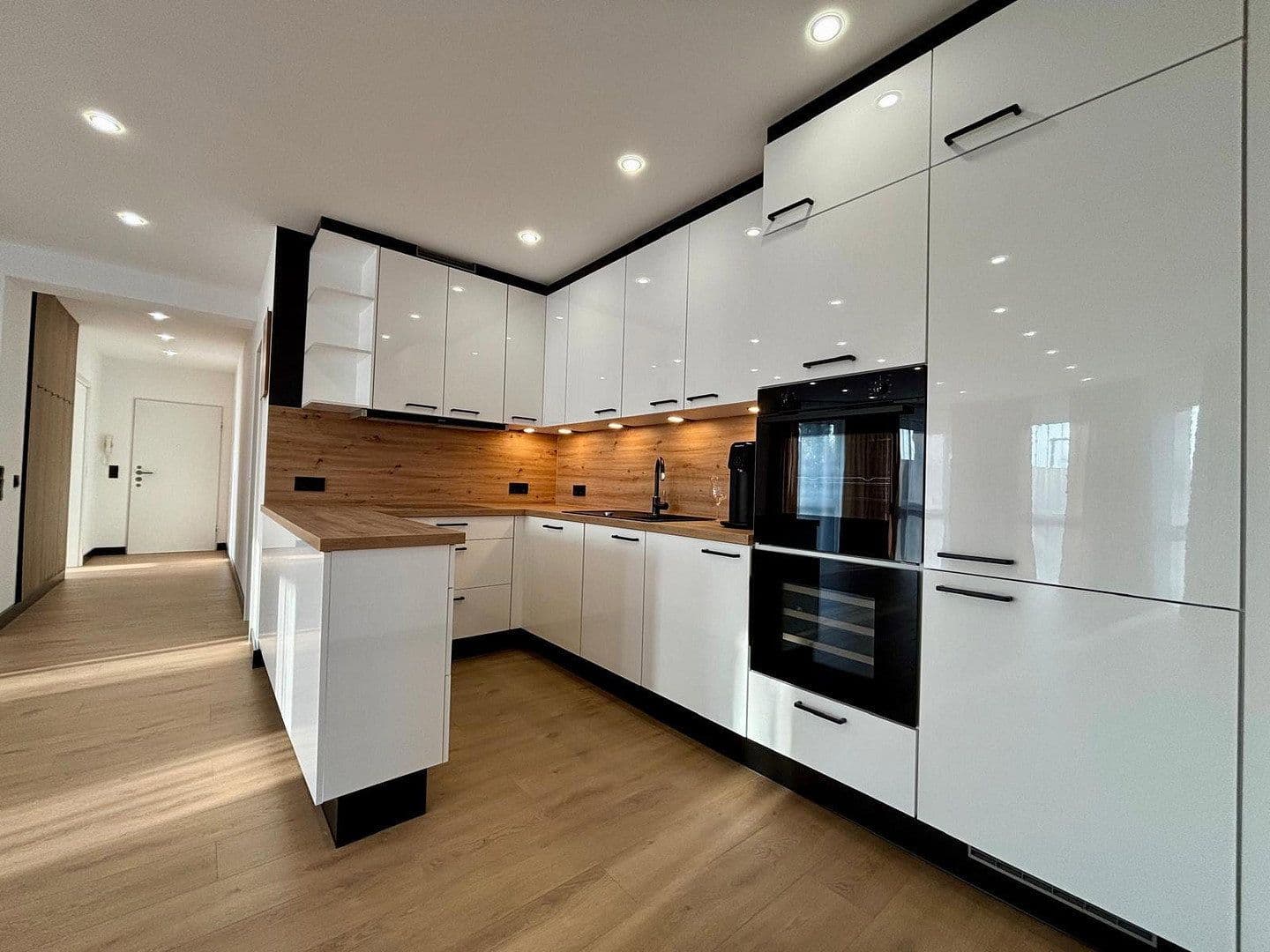 Predaj bytu 3-izbový 80 m², Bremen, Brémy Predaj bytu 3-izbový 80 m², Bremen, Brémy