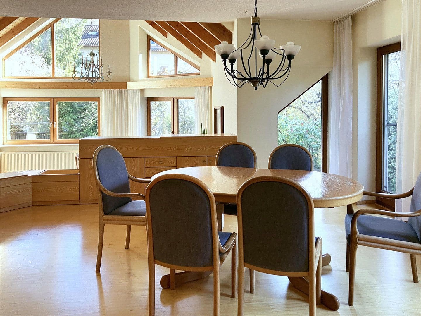Predaj domu 221 m², pozemek 709 m², Heidenheim an der Brenz, Bádensko-Wurttembersko Predaj domu 221 m², pozemek 709 m², Heidenheim an der Brenz, Bádensko-Wurttembersko