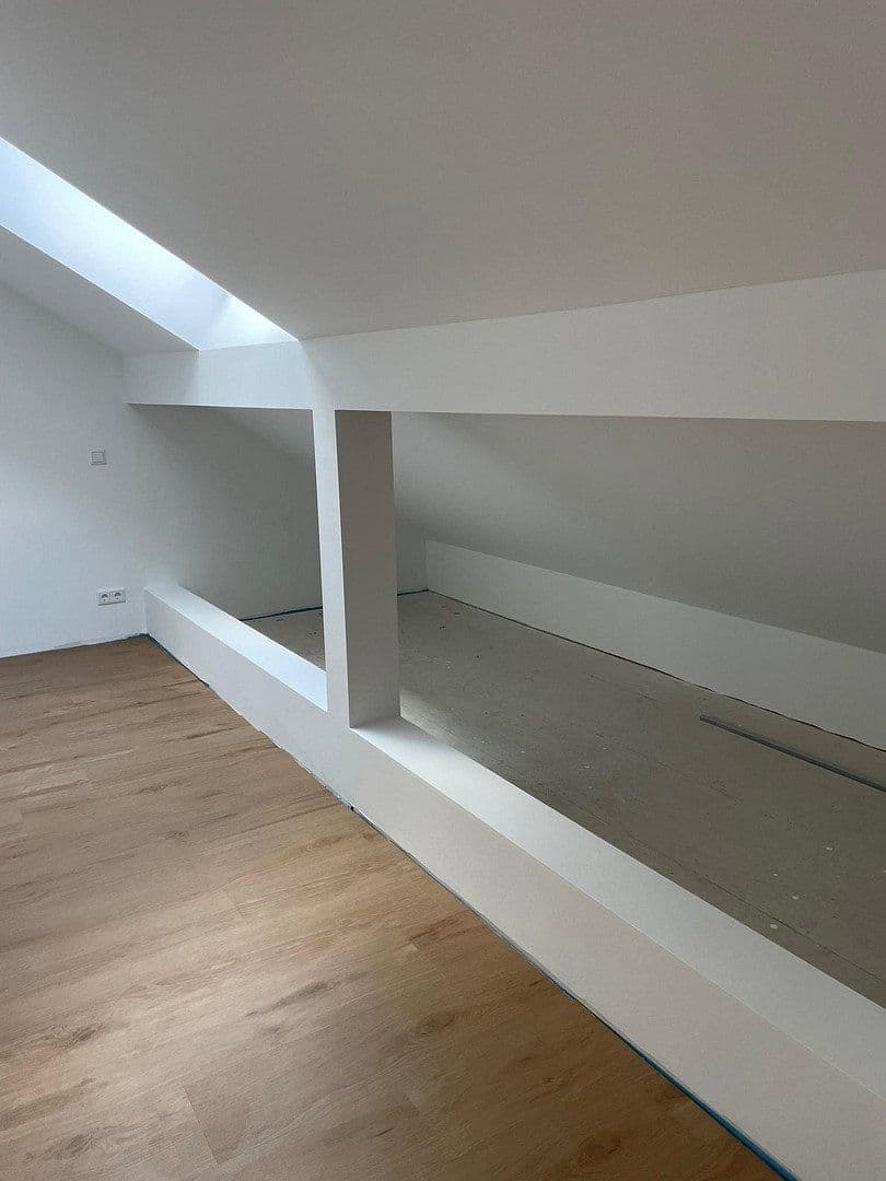 Prenájom bytu 3-izbový 77 m², Rodenbach, Porýnie-Falcko Prenájom bytu 3-izbový 77 m², Rodenbach, Porýnie-Falcko