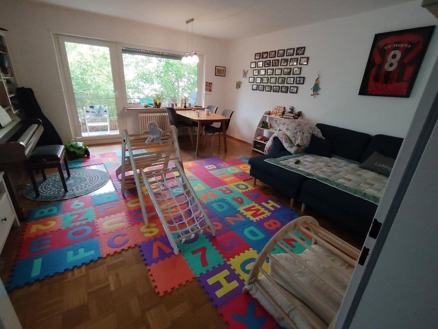 Prenájom bytu 3-izbový 83 m², Karlsruhe, Bádensko-Wurttembersko Prenájom bytu 3-izbový 83 m², Karlsruhe, Bádensko-Wurttembersko