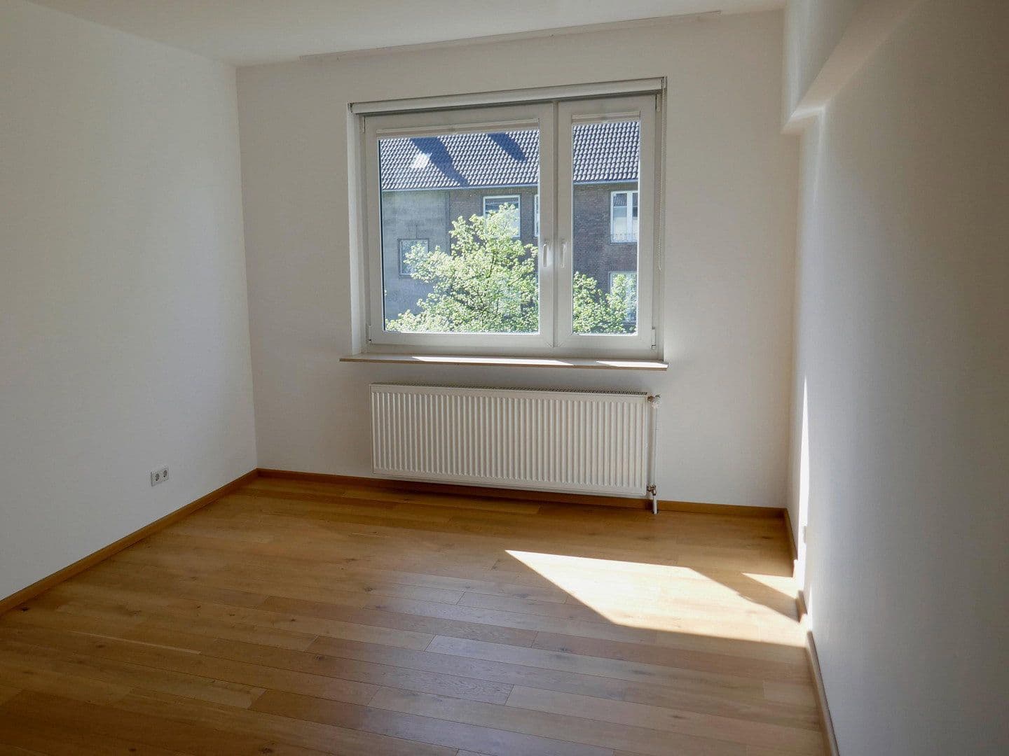 Predaj bytu 3-izbový 78 m², Merowingerstrasse 64, Düsseldorf, Severné Porýnie - Westfálsko Predaj bytu 3-izbový 78 m², Merowingerstrasse 64, Düsseldorf, Severné Porýnie - Westfálsko